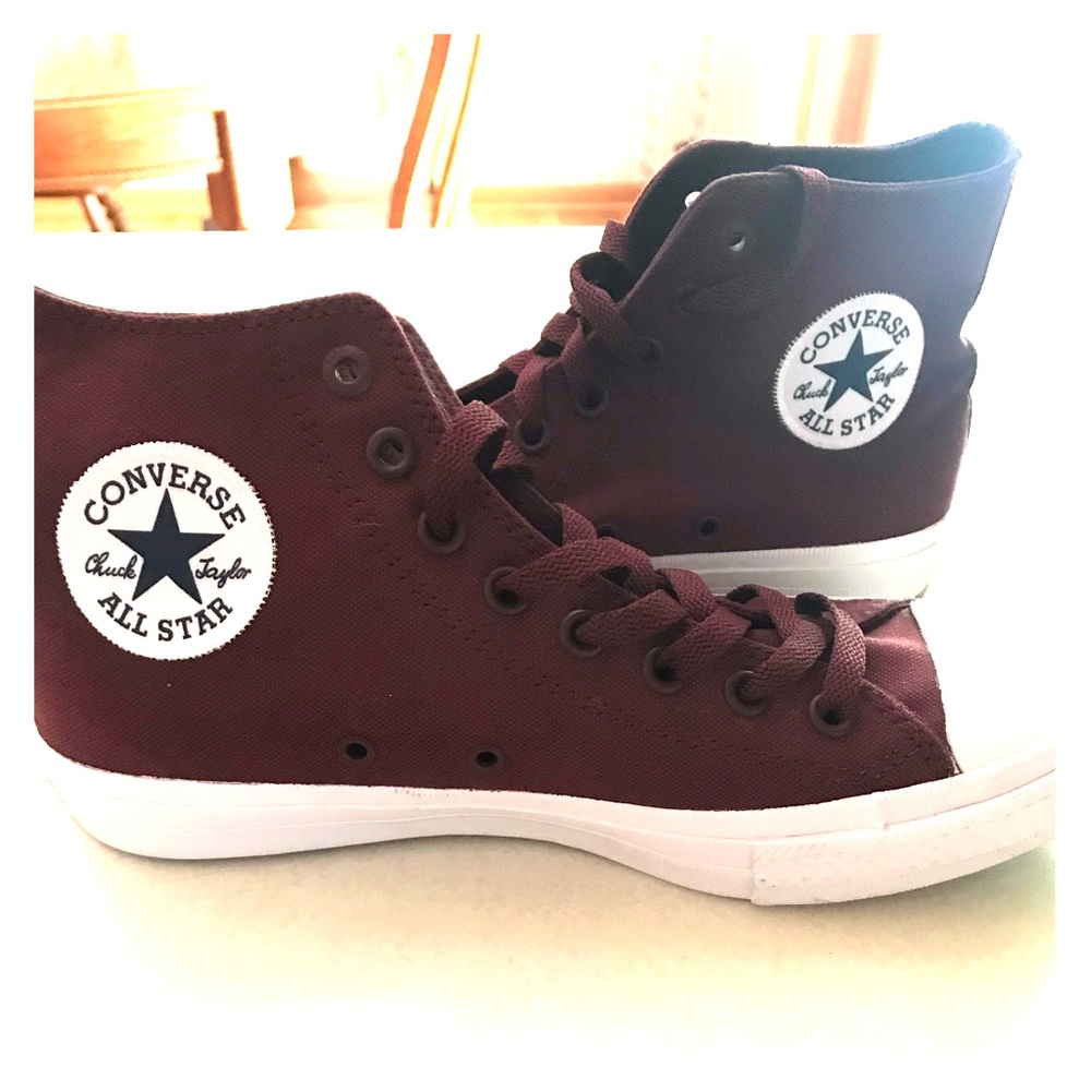 High top burgundy Converse size 9